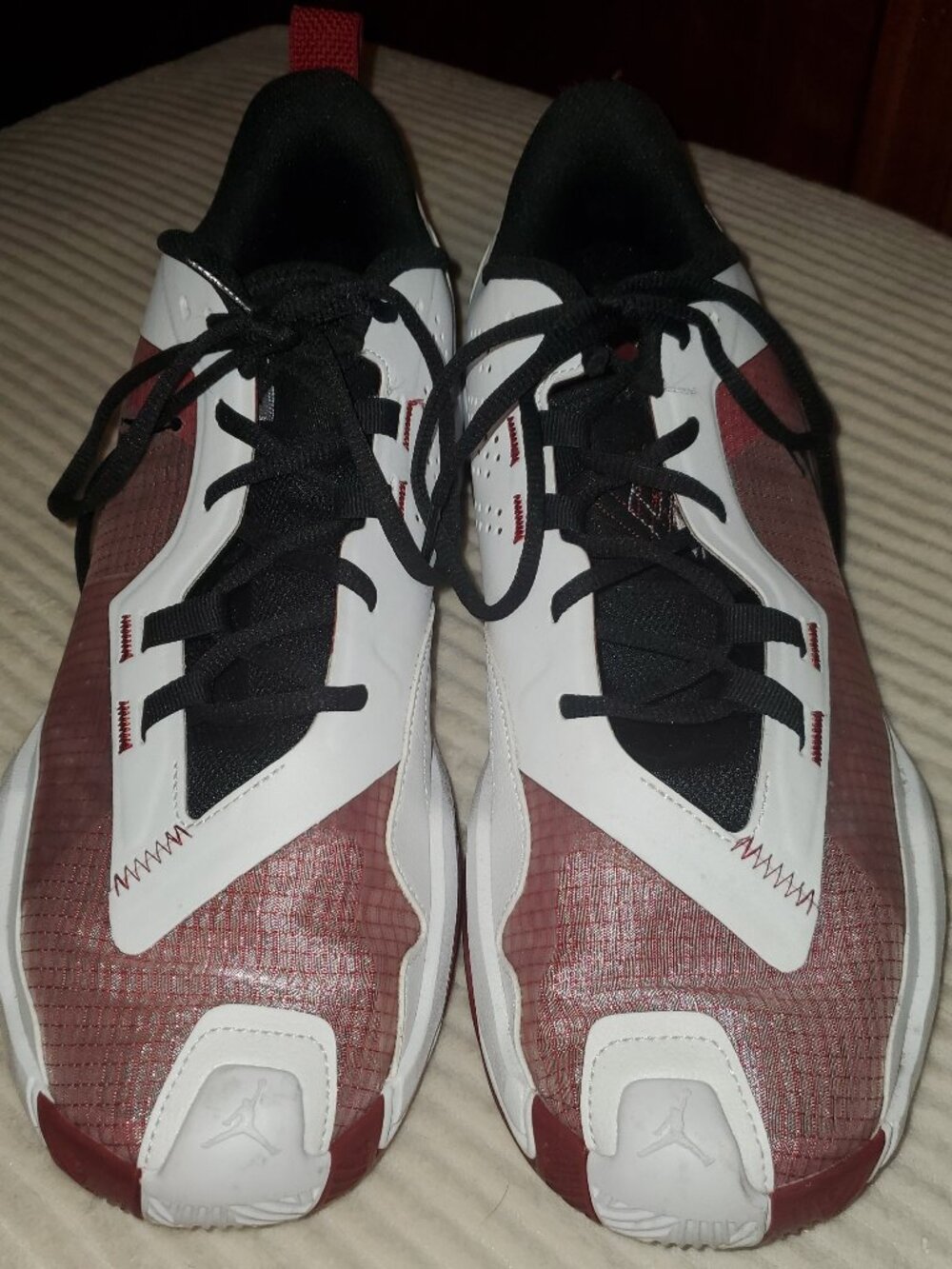 Men's Preowned Jordan Basketball Shoes/Red and White, Size 13